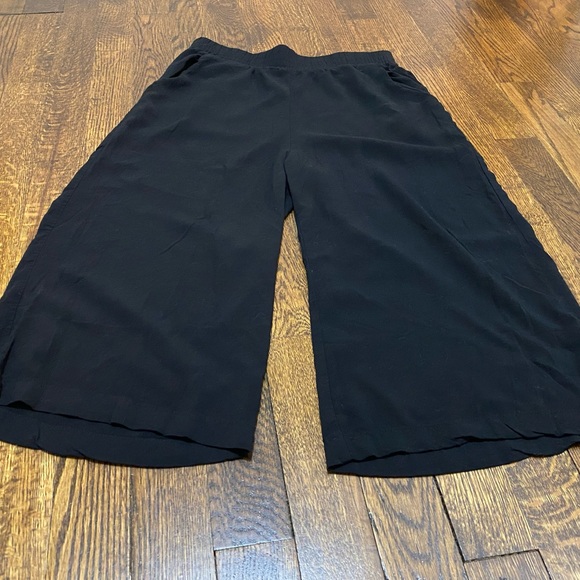 Like new gaucho pants with pockets - Picture 3 of 9